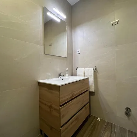 Janelas Da Praca * Miranda do Corvo